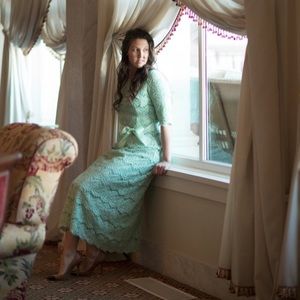 👗 Mint Lace Tea Length Dress 👗 Dainty Jewells | A Night in Paris